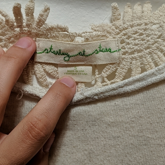 Crochet Fringe Cropped Sweatshirt - Picture 3 of 3